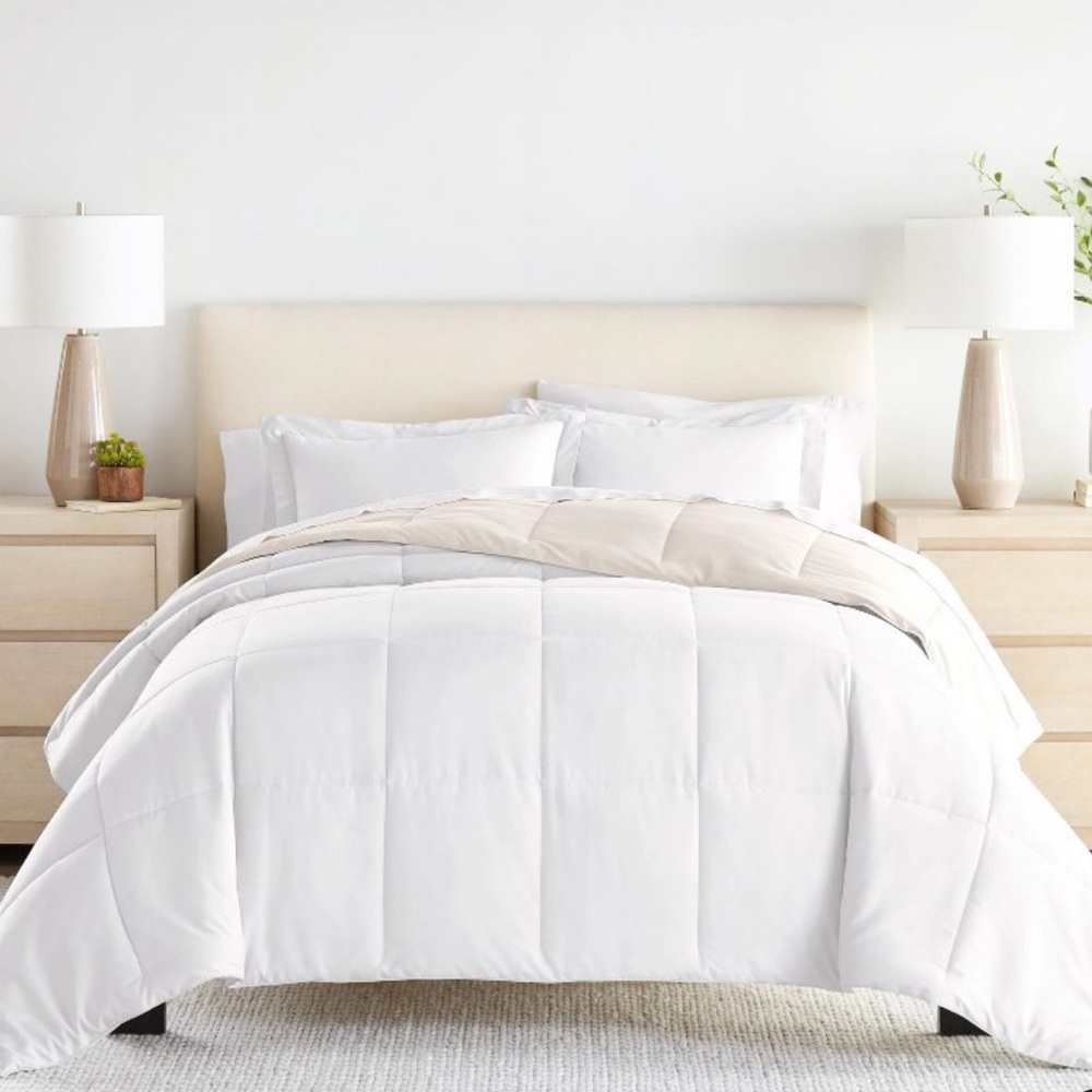 Luxury White and Cream Bedding Set - Picture 3 of 6